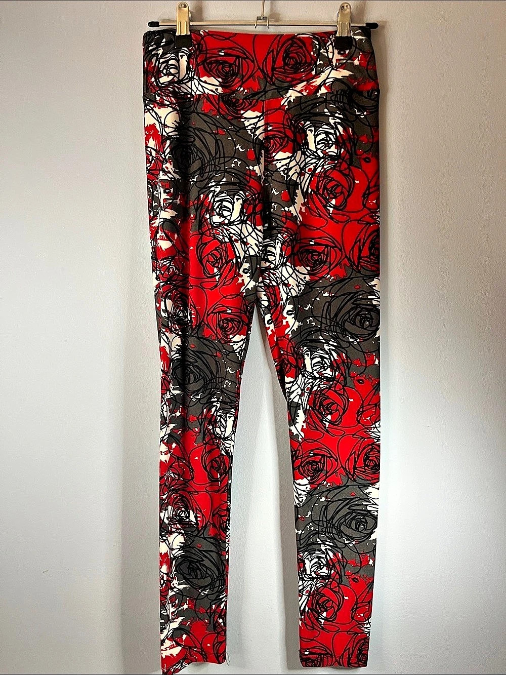 She’s Got Leggz Abstract Print Petite Leggings Red, Black & Grey
